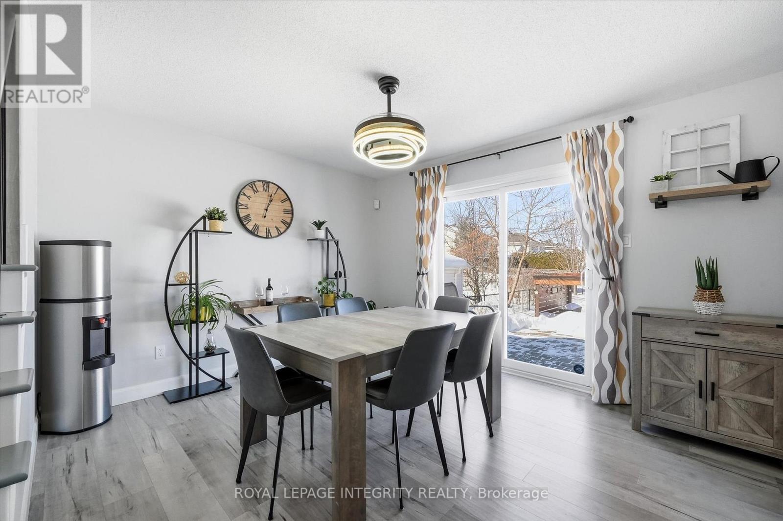 36 Frontenac Boulevard Property Photo 12