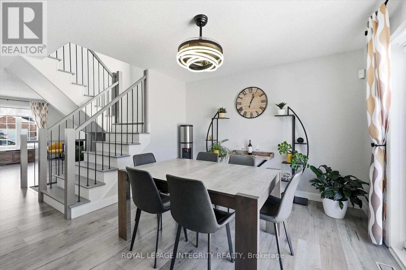36 Frontenac Boulevard Property Photo 13