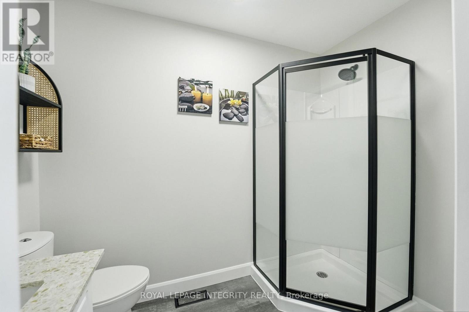 36 Frontenac Boulevard Property Photo 17