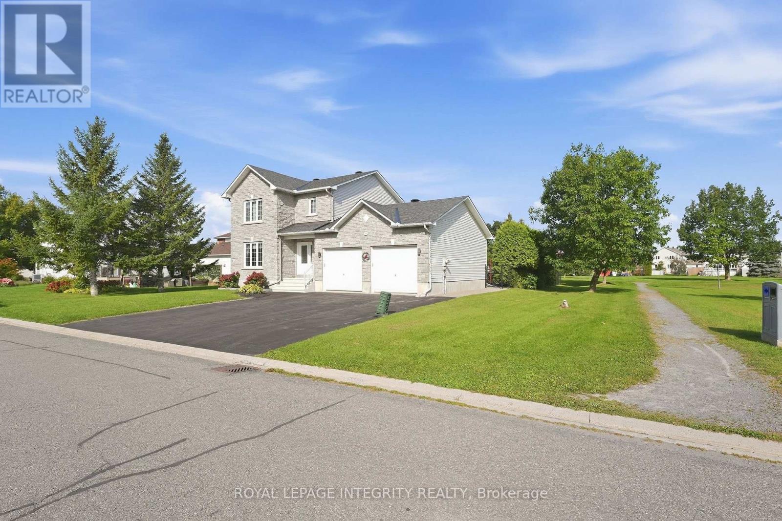 36 Frontenac Boulevard Property Photo 33