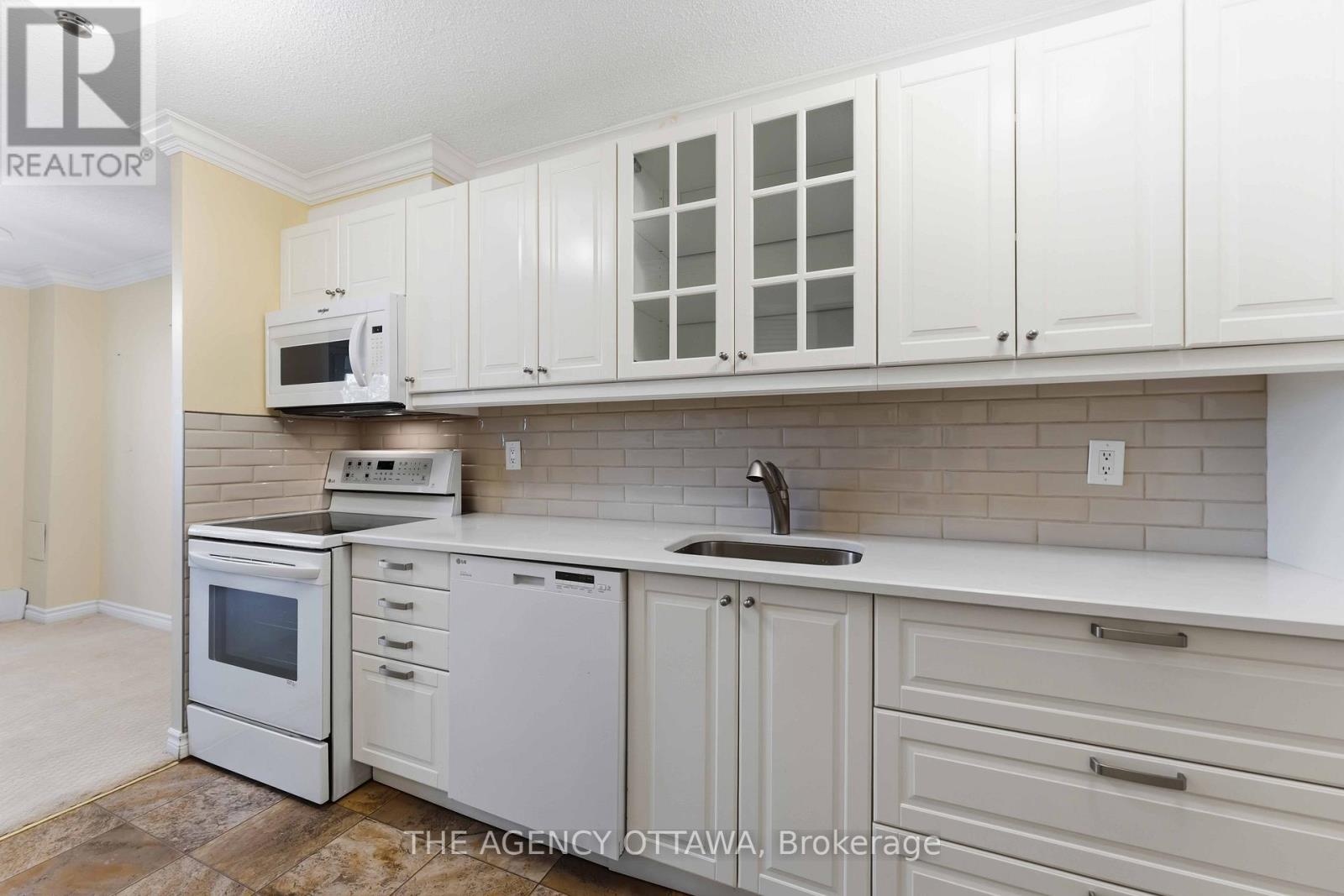 703 - 1785 Frobisher Lane Property Photo 7
