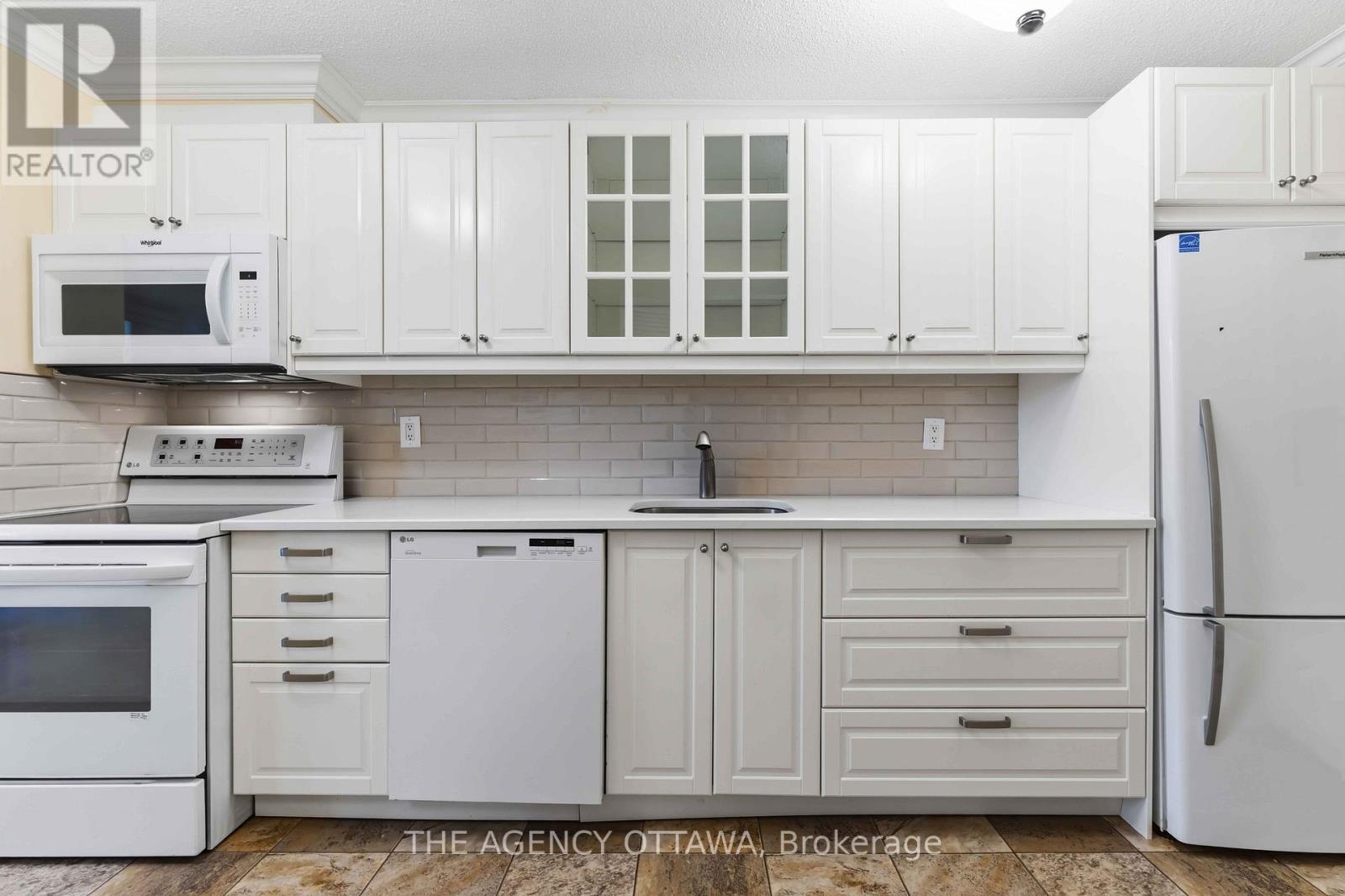 703 - 1785 Frobisher Lane Property Photo 8