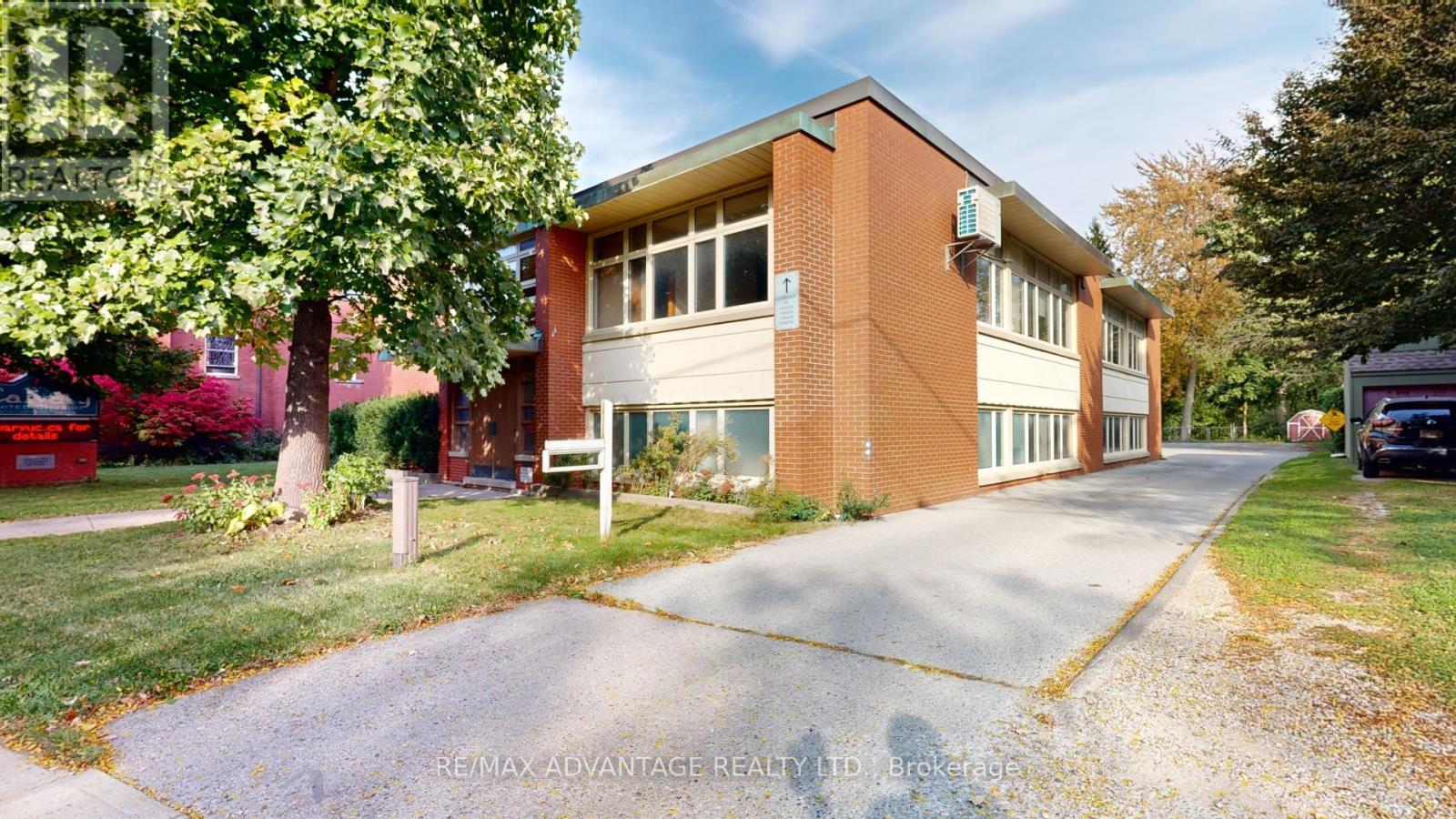 290 Ridout Street S Property Photo 1