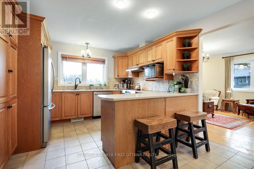 2060 Fifth Line Road Property Photo 12