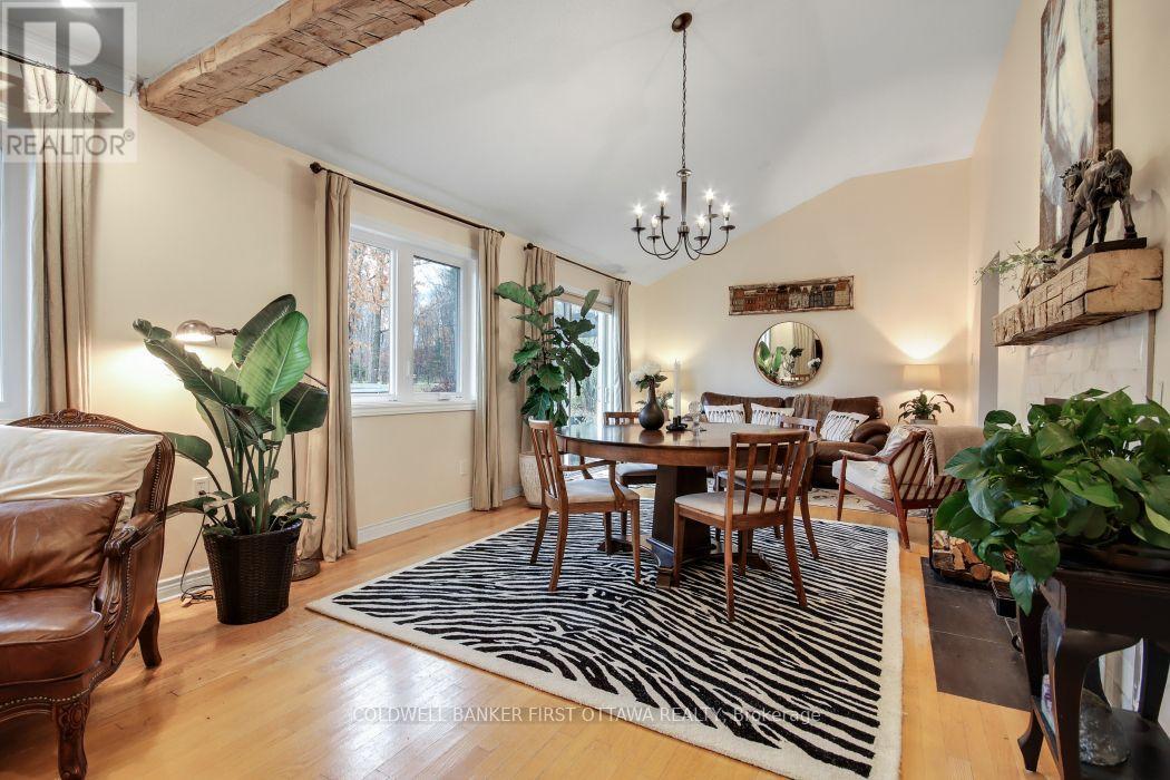 2060 Fifth Line Road Property Photo 18