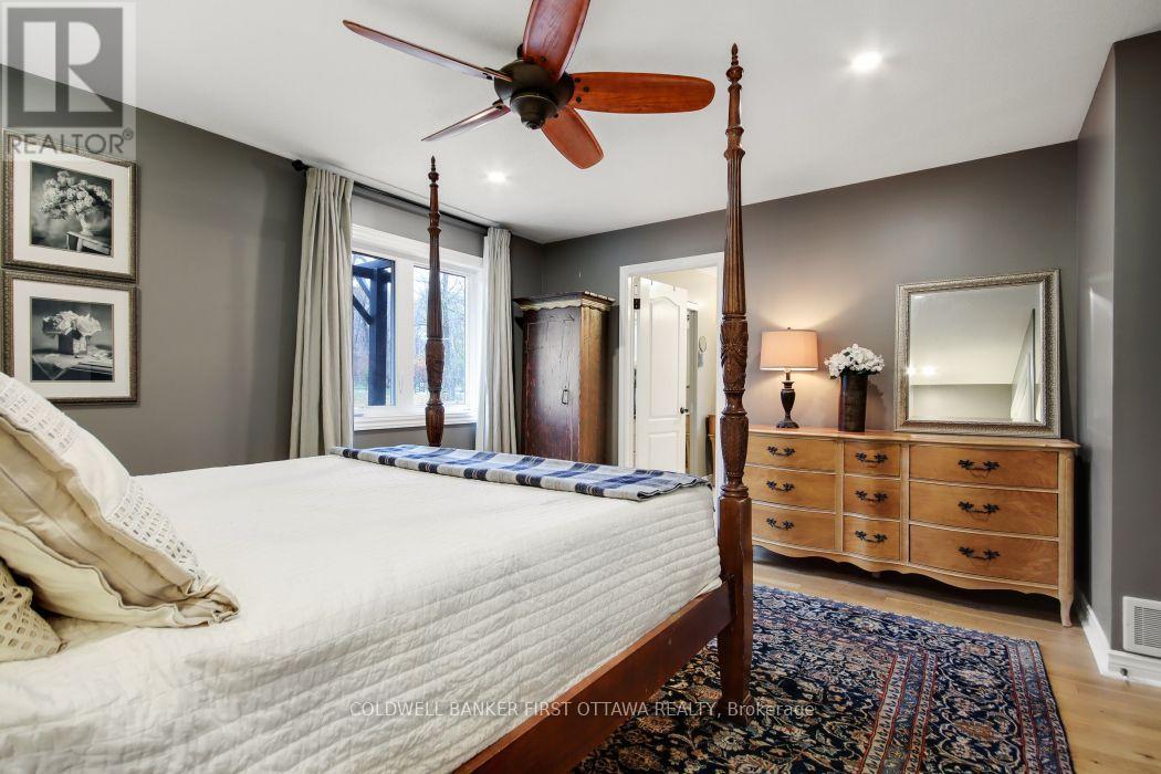 2060 Fifth Line Road Property Photo 21