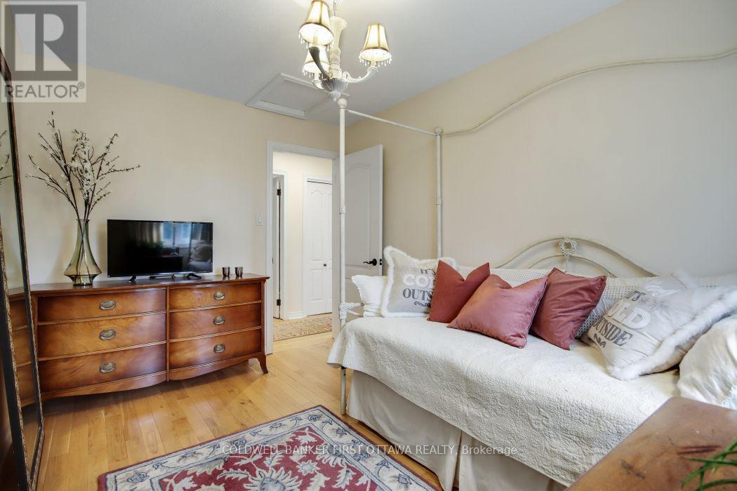 2060 Fifth Line Road Property Photo 23