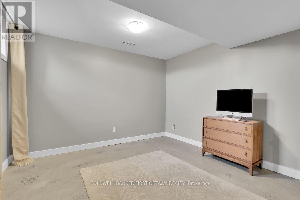 2060 Fifth Line Road Property Photo 32