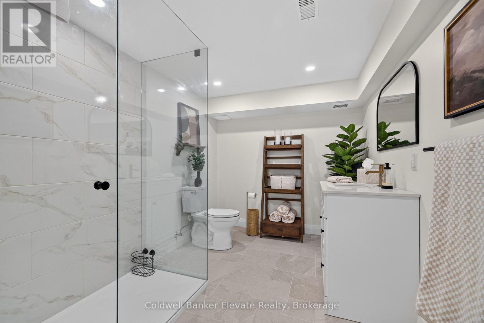 111 Kingswood Drive Property Photo 6