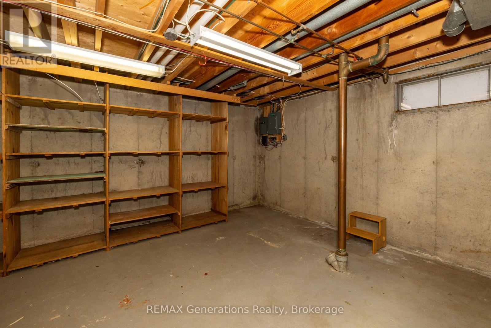403 Churchill Drive W Property Photo 17