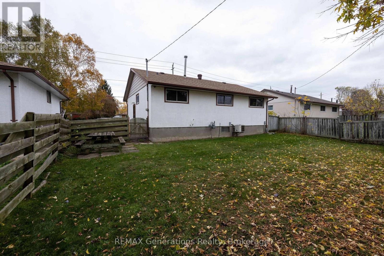 403 Churchill Drive W Property Photo 25