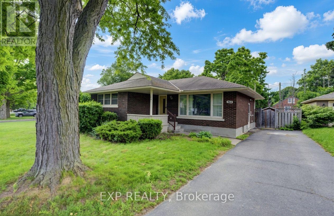 244 ROYAL STREET Property Photo 1