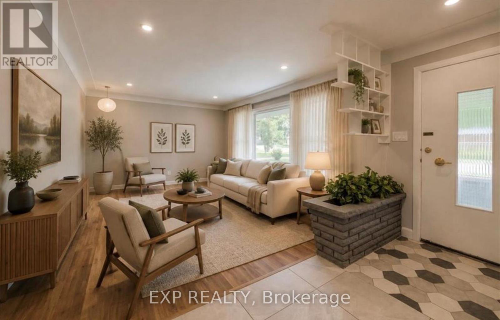 244 Royal Street Property Photo 3