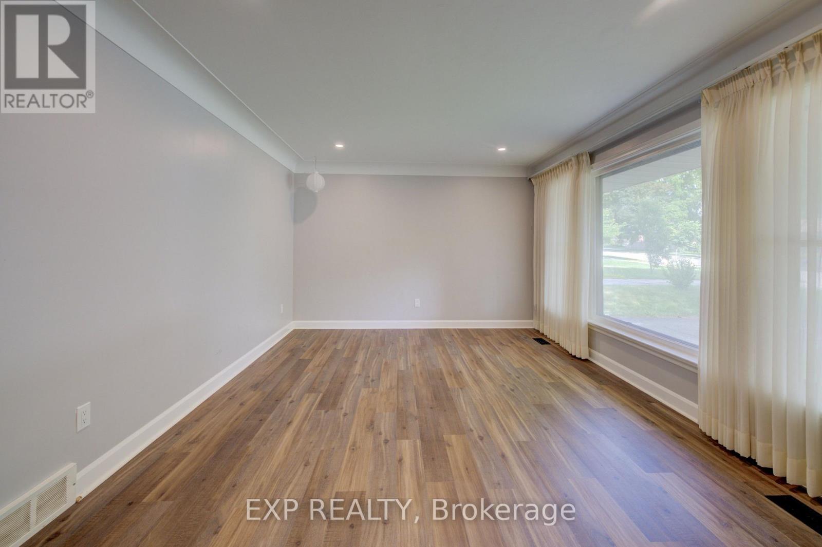 244 Royal Street Property Photo 4