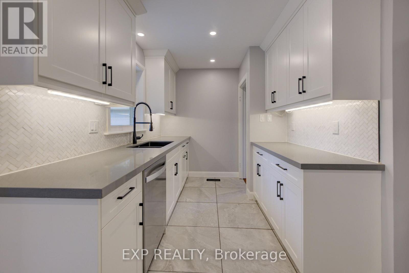244 Royal Street Property Photo 9