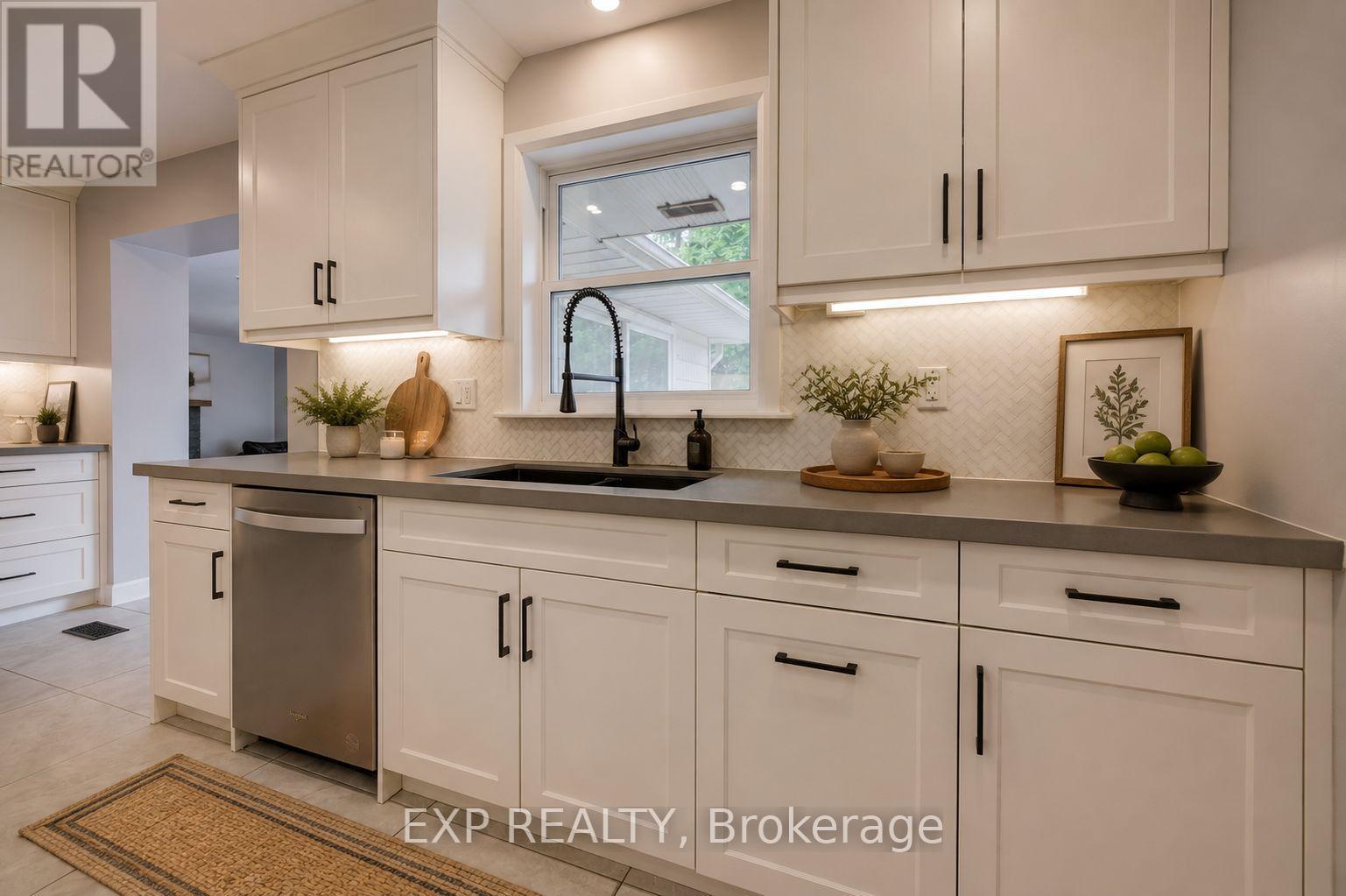 244 Royal Street Property Photo 12
