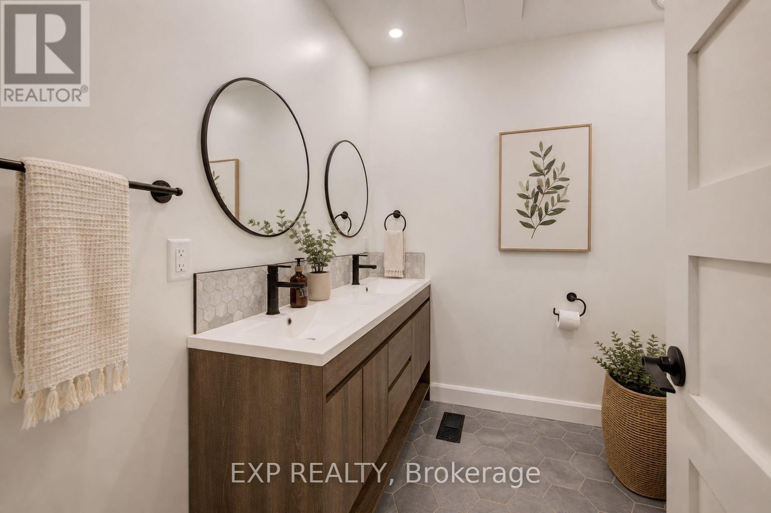 244 Royal Street Property Photo 29