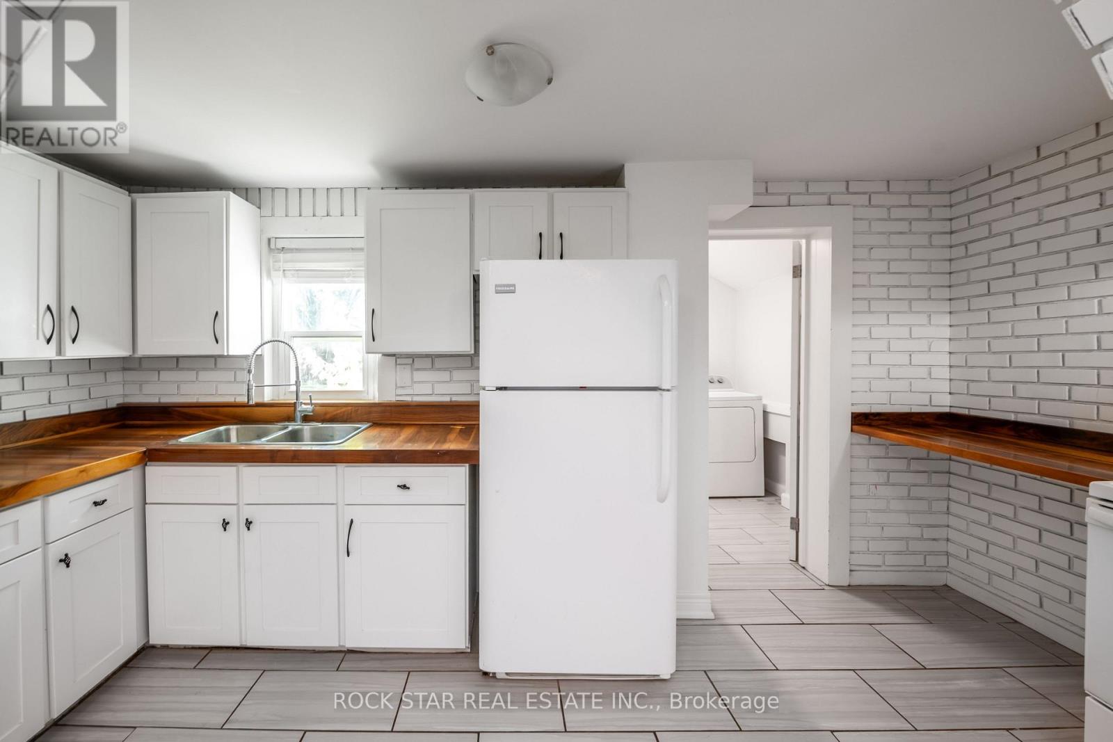 292 Fares Street Property Photo 33