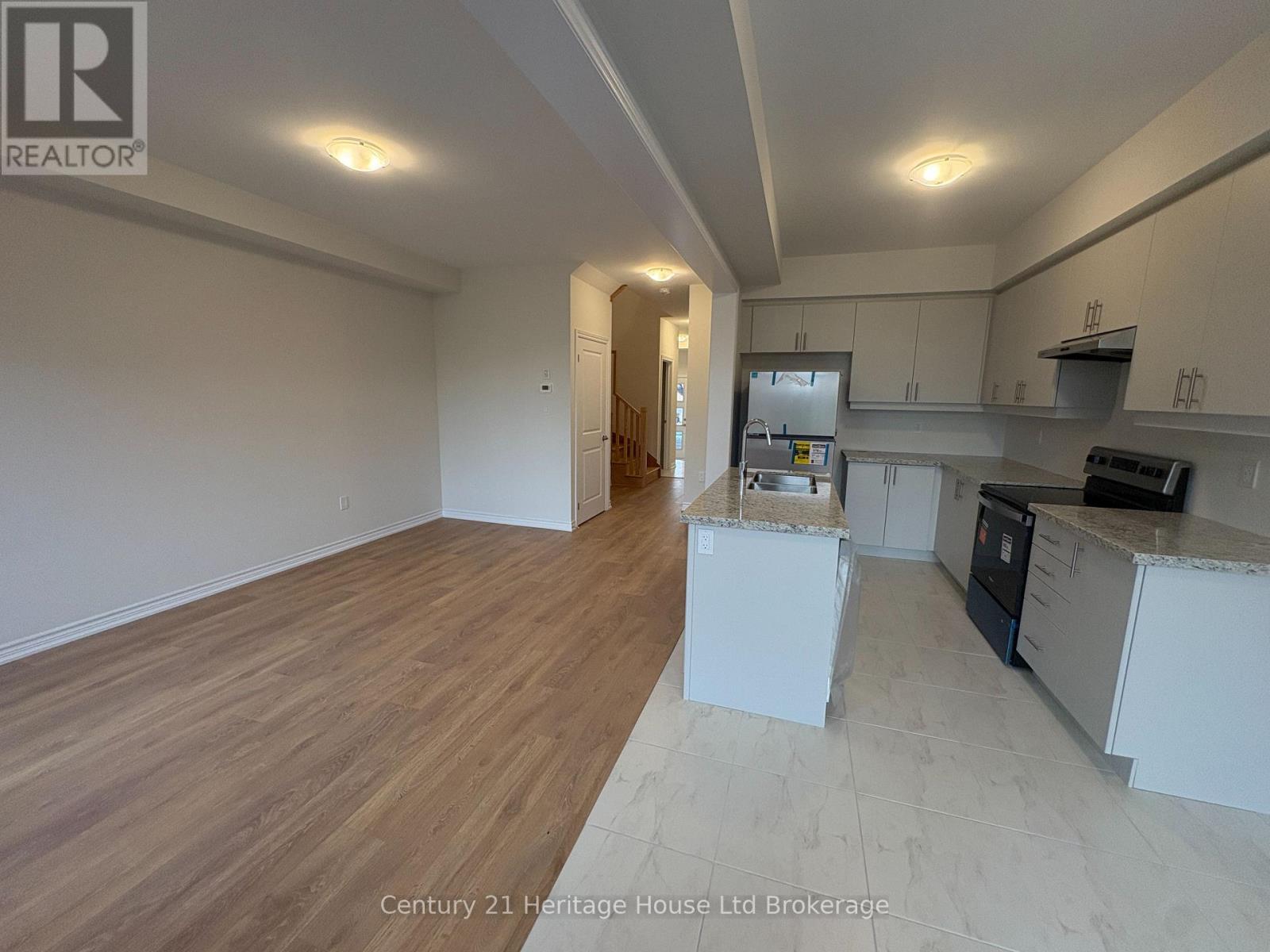 1058 Periwinkle Crescent Property Photo 12