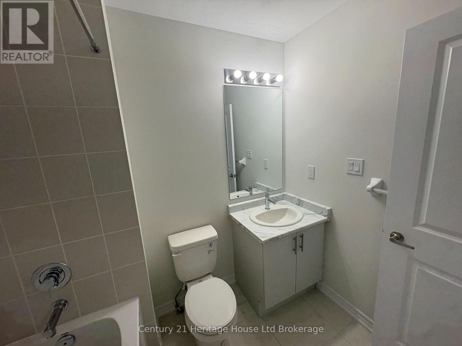 1058 Periwinkle Crescent Property Photo 24