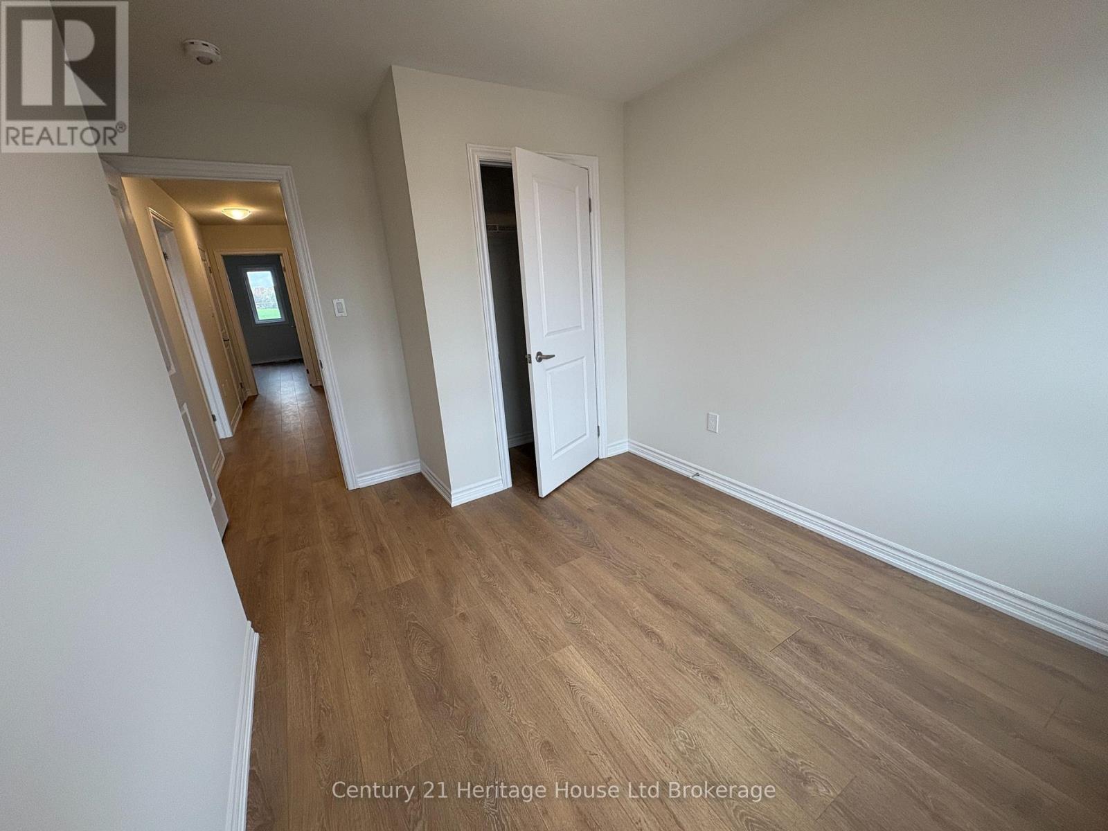1058 Periwinkle Crescent Property Photo 31
