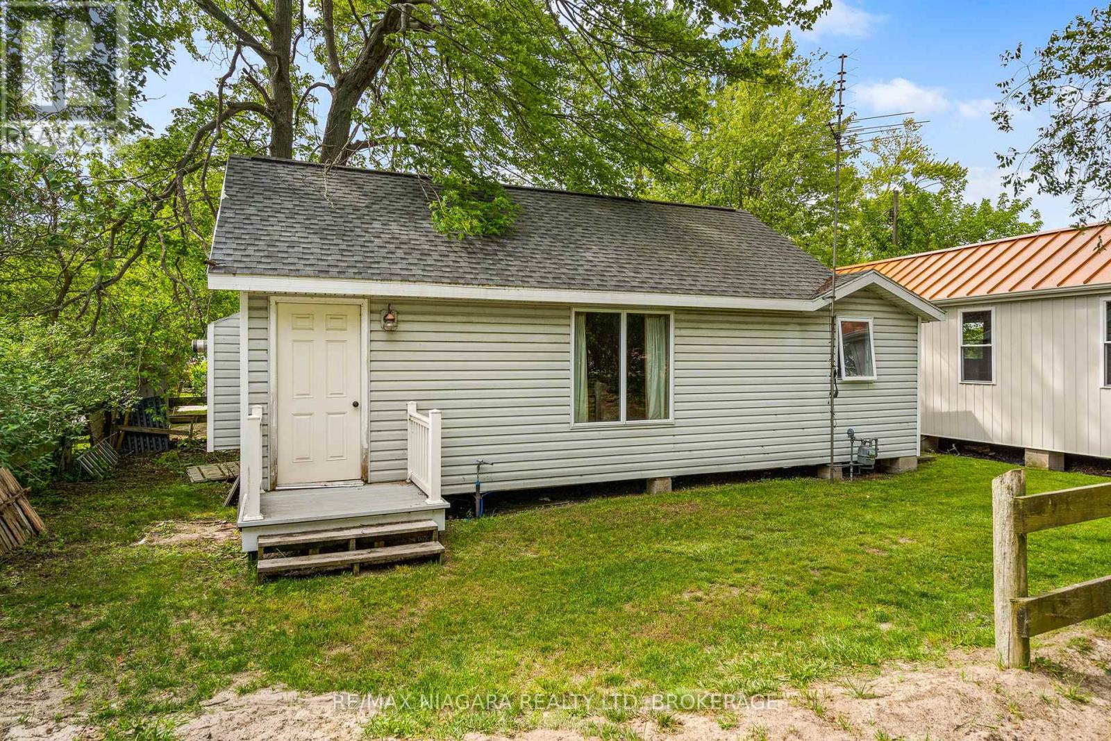 12213 Lakeshore Road Property Photo 2
