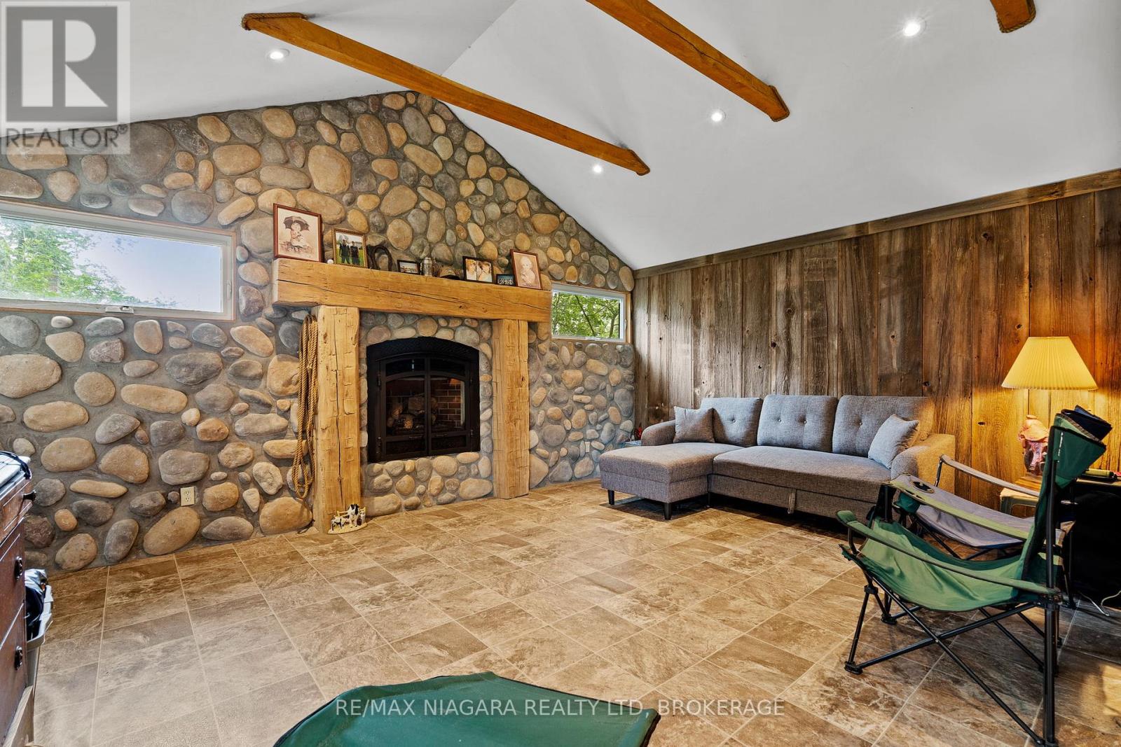 12213 Lakeshore Road Property Photo 6