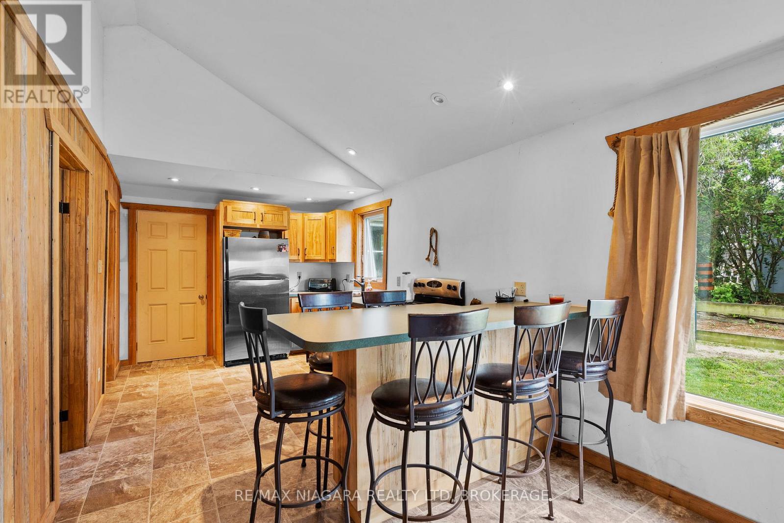 12213 Lakeshore Road Property Photo 7