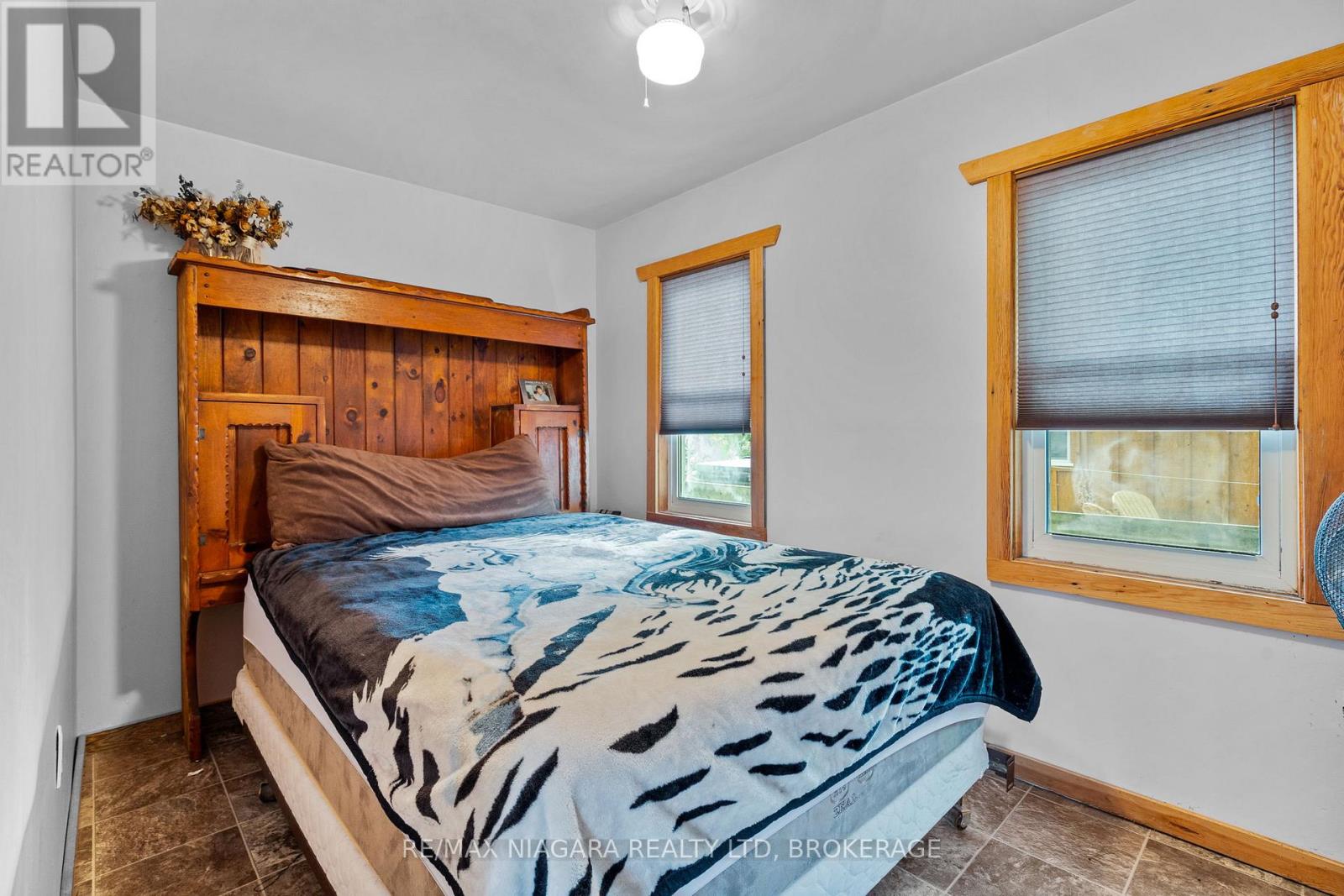 12213 Lakeshore Road Property Photo 9