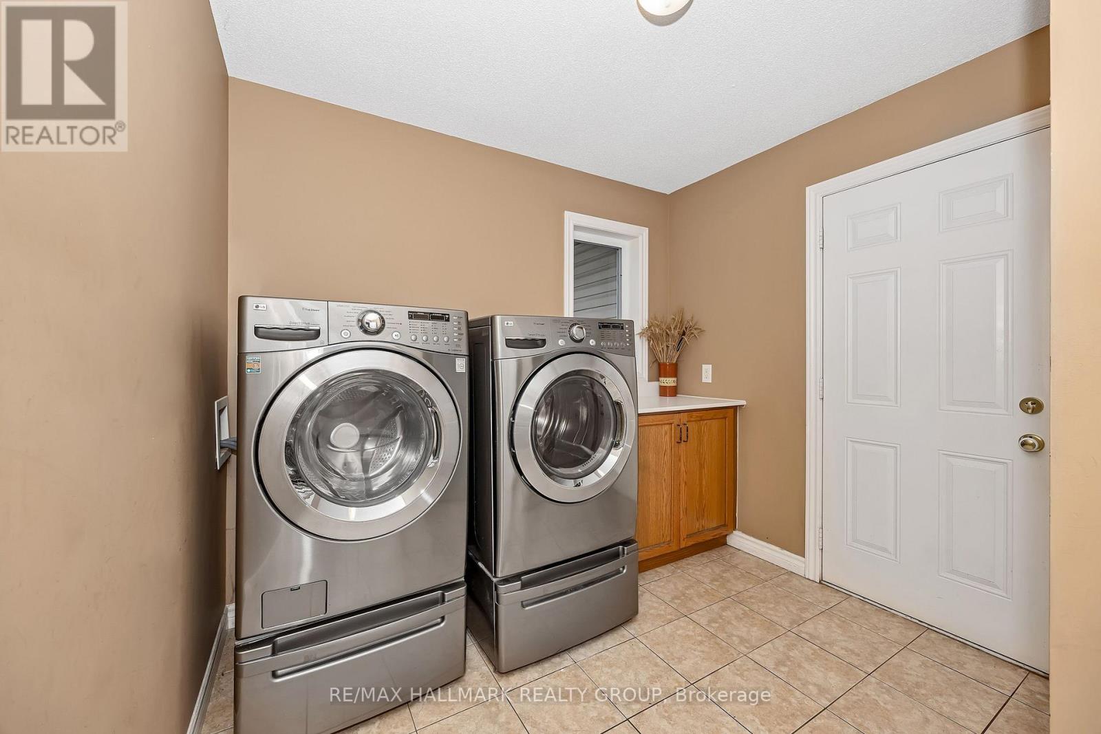 5b Kemp Drive Property Photo 25