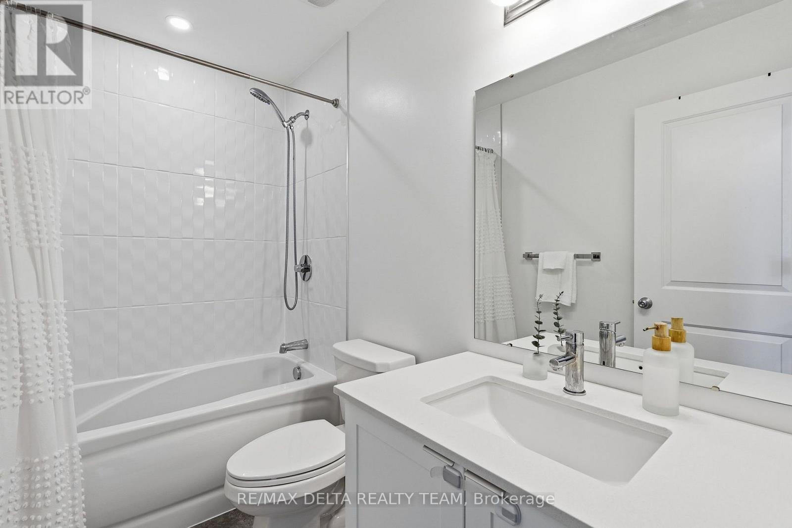 C - 400 C Rolling Meadow Crescent Property Photo 16