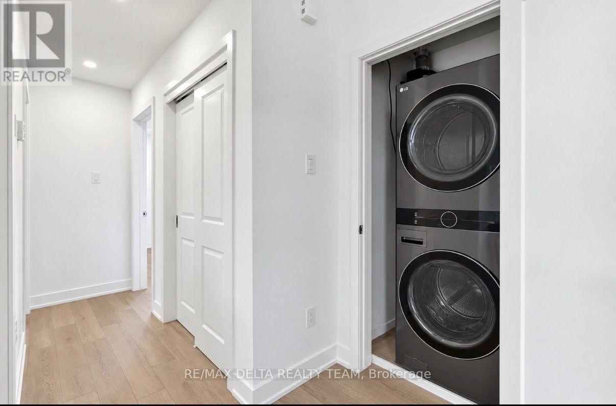 C - 400 C Rolling Meadow Crescent Property Photo 21