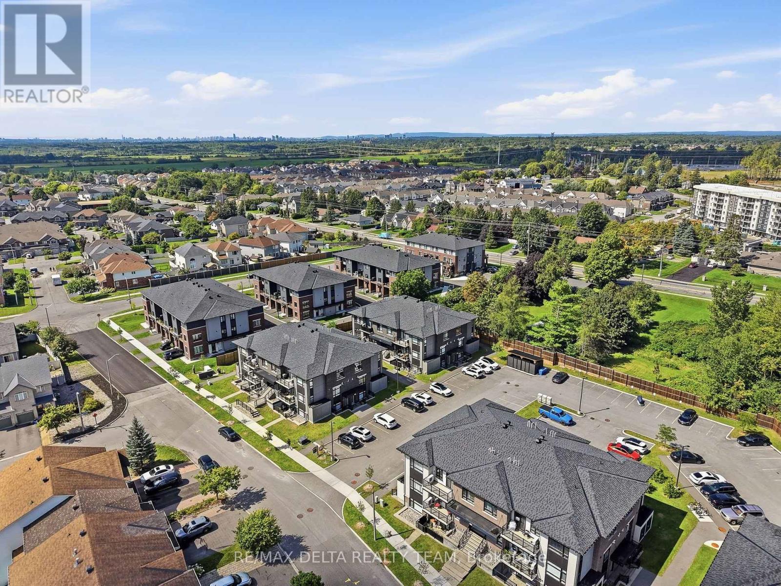 C - 400 C Rolling Meadow Crescent Property Photo 23