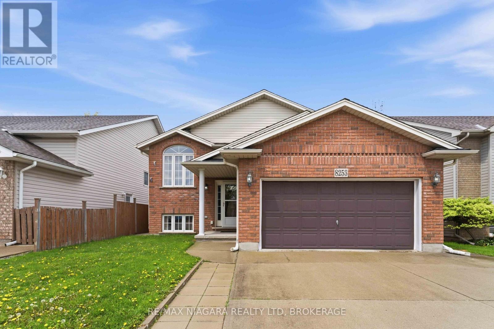 8253 Costabile Drive Property Photo 1