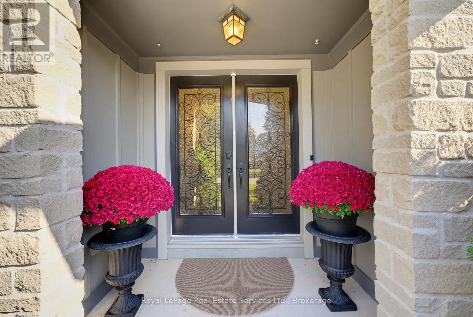 16 Vanstraalen Street Property Photo 6