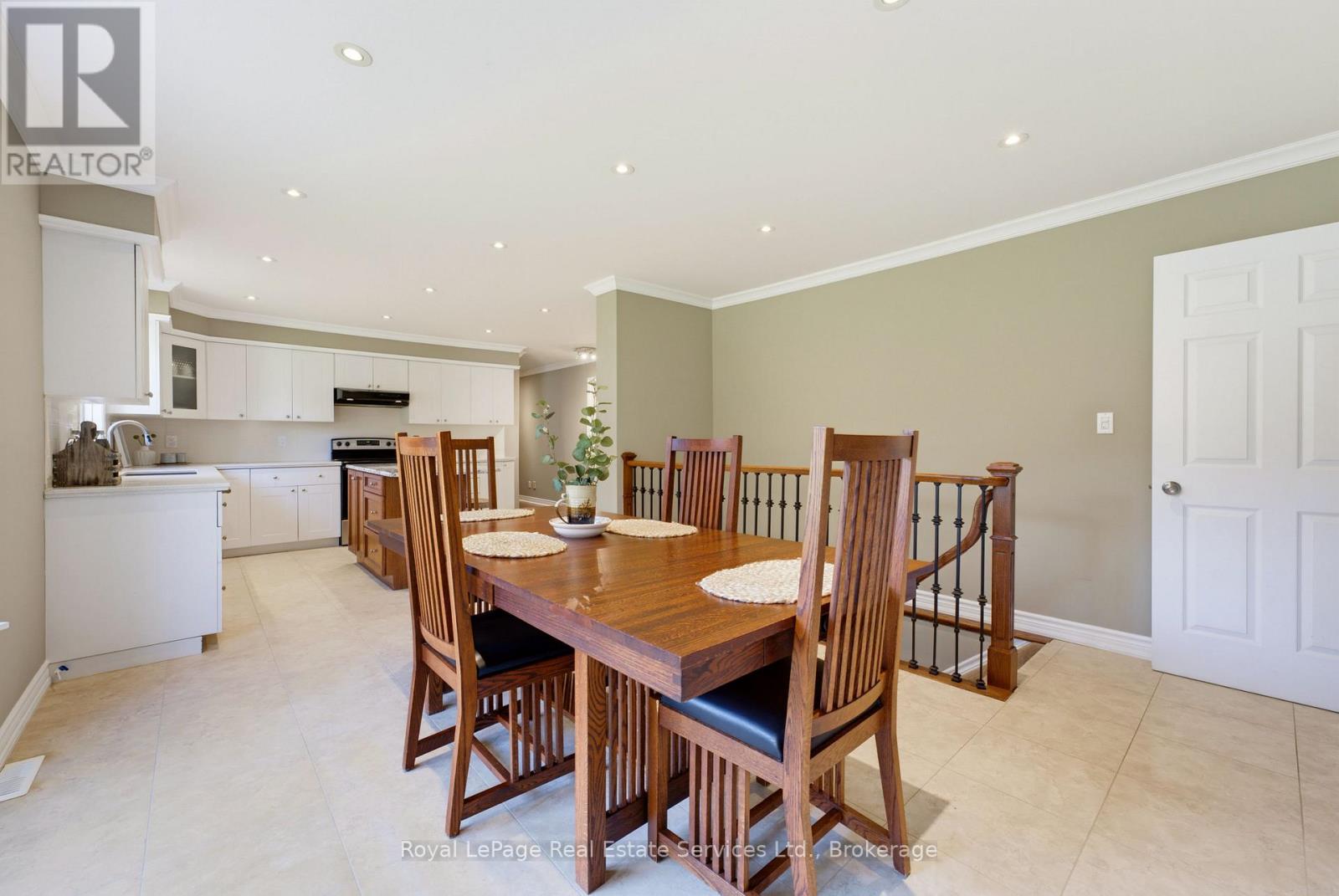 16 Vanstraalen Street Property Photo 14