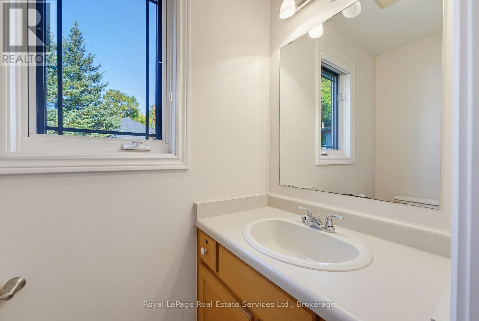 16 Vanstraalen Street Property Photo 16