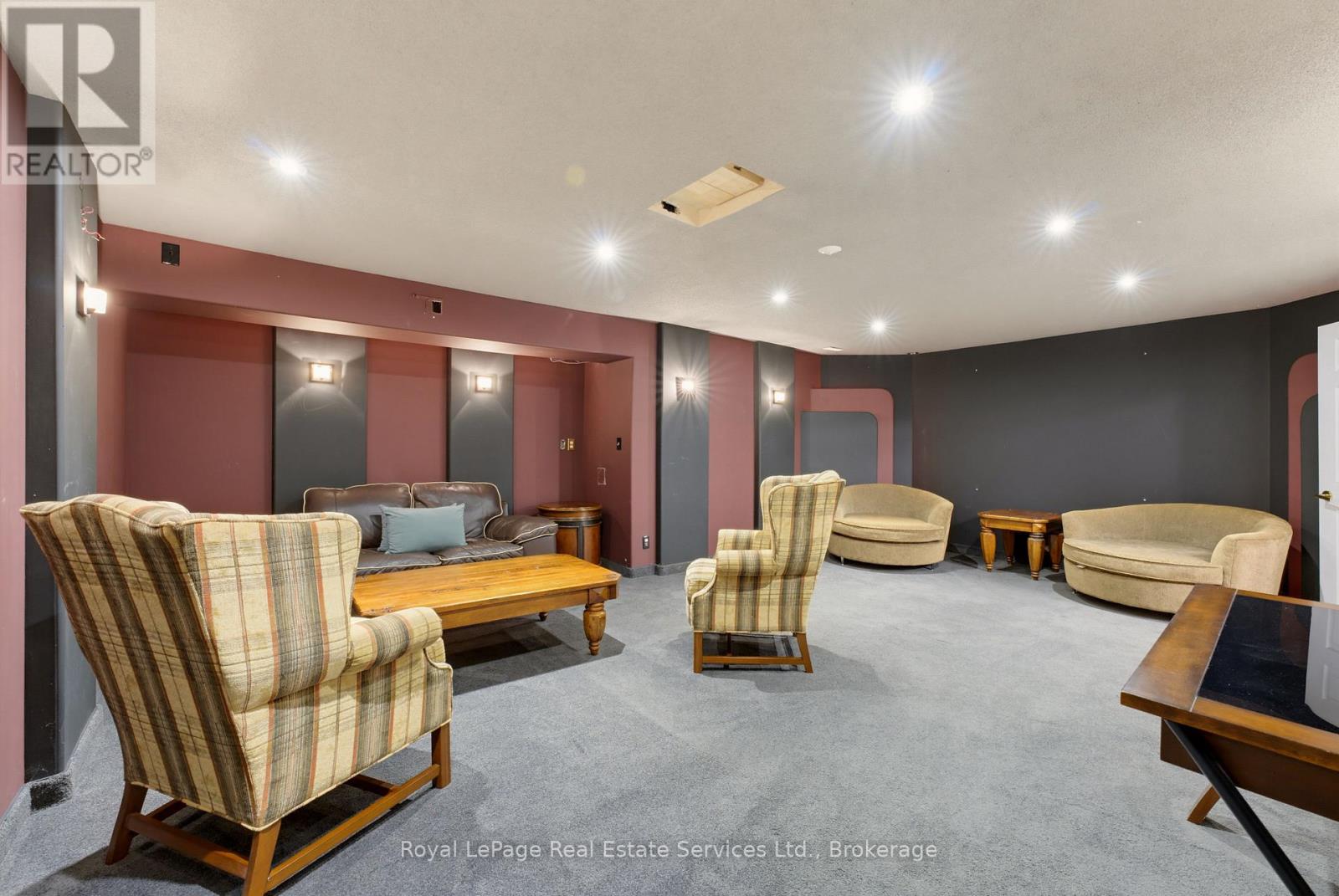 16 Vanstraalen Street Property Photo 27