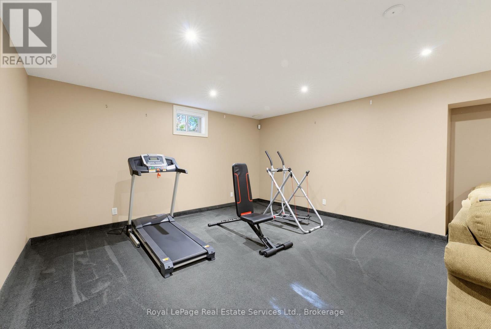 16 Vanstraalen Street Property Photo 28