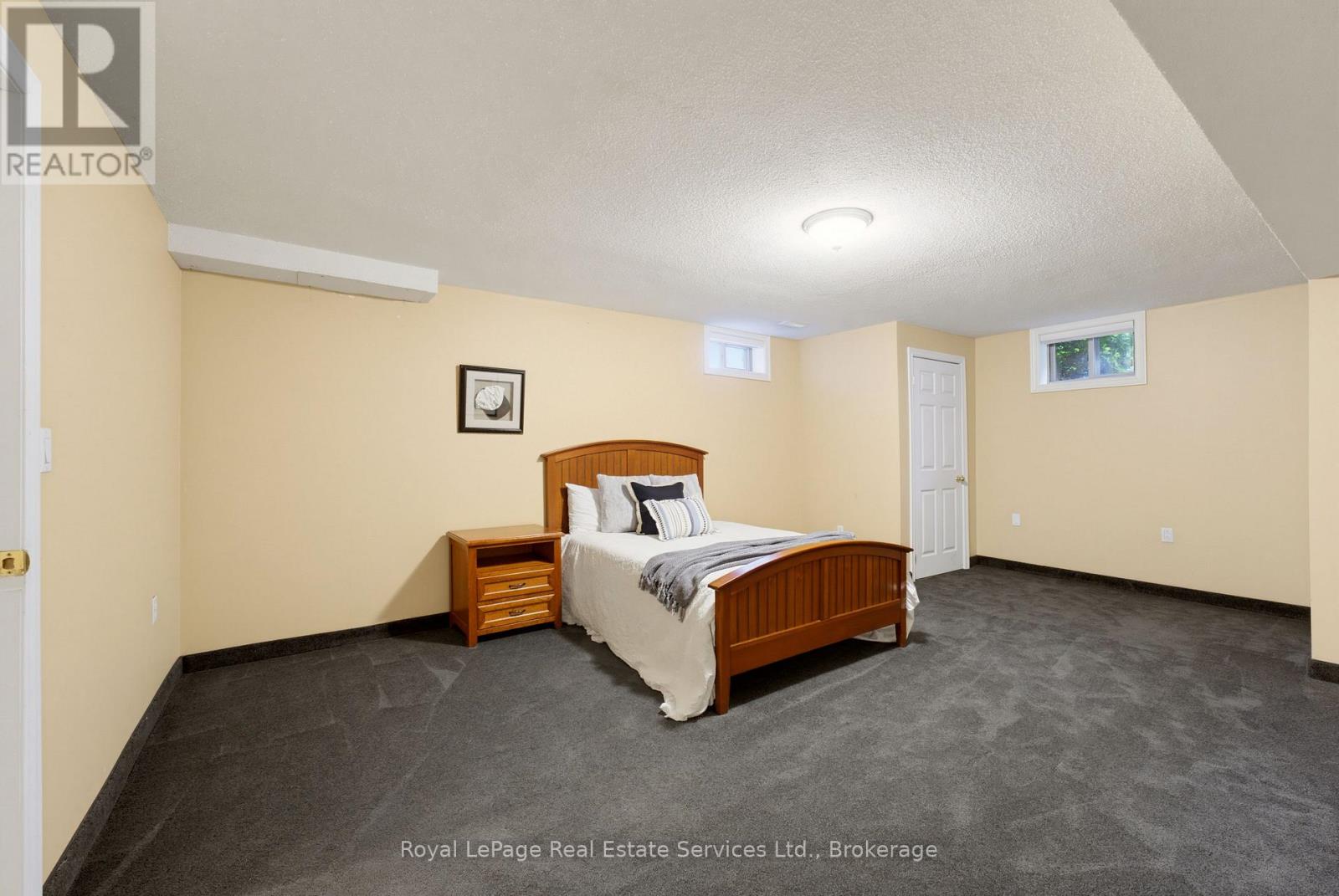 16 Vanstraalen Street Property Photo 30