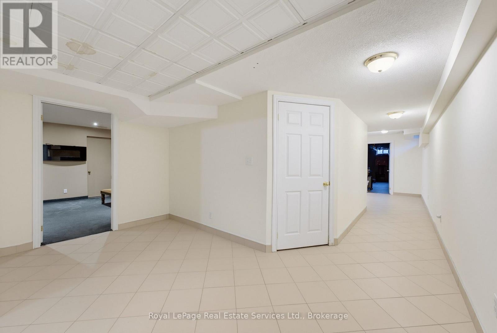 16 Vanstraalen Street Property Photo 31
