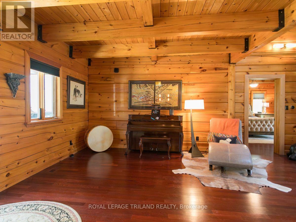 2056 Mockingbird Street Property Photo 5