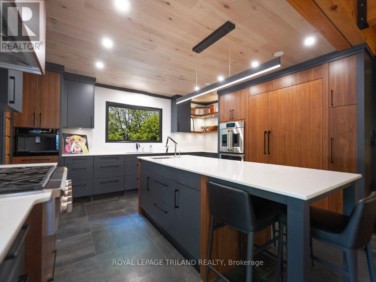 2056 Mockingbird Street Property Photo 13
