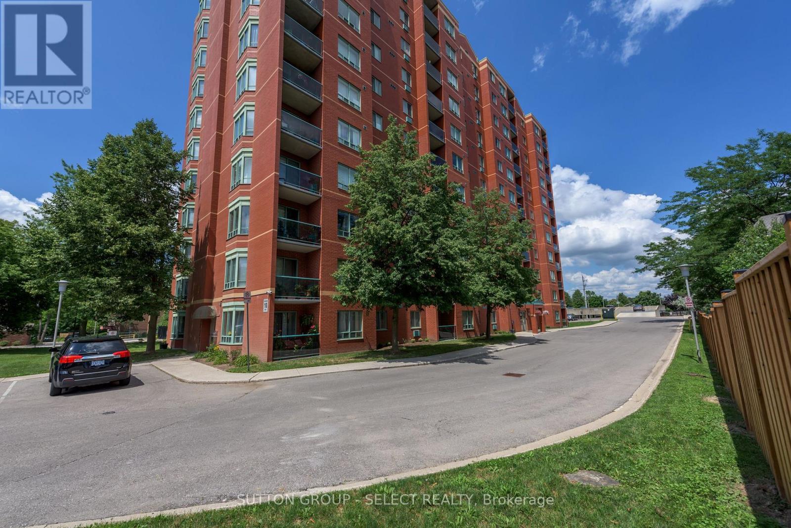1104 - 76 Baseline Road W Property Photo 3