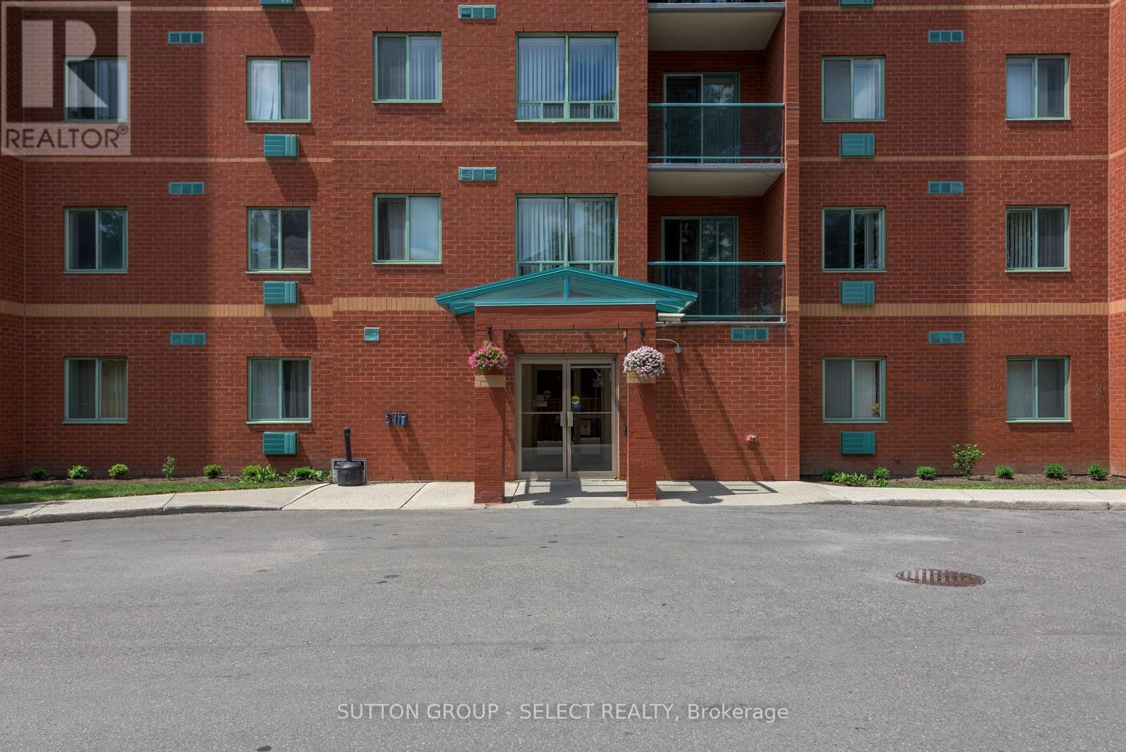 1104 - 76 Baseline Road W Property Photo 4