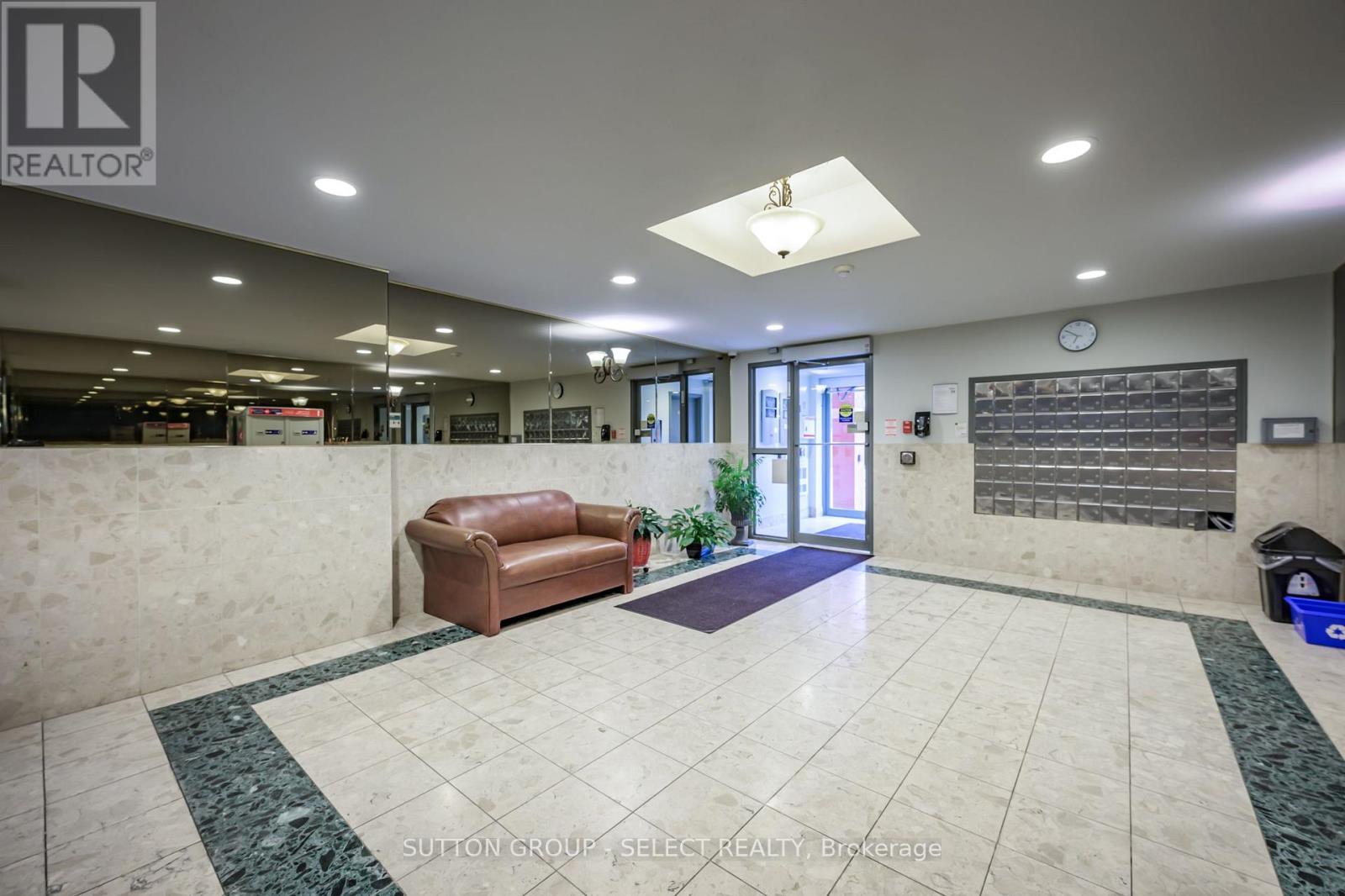 1104 - 76 Baseline Road W Property Photo 5