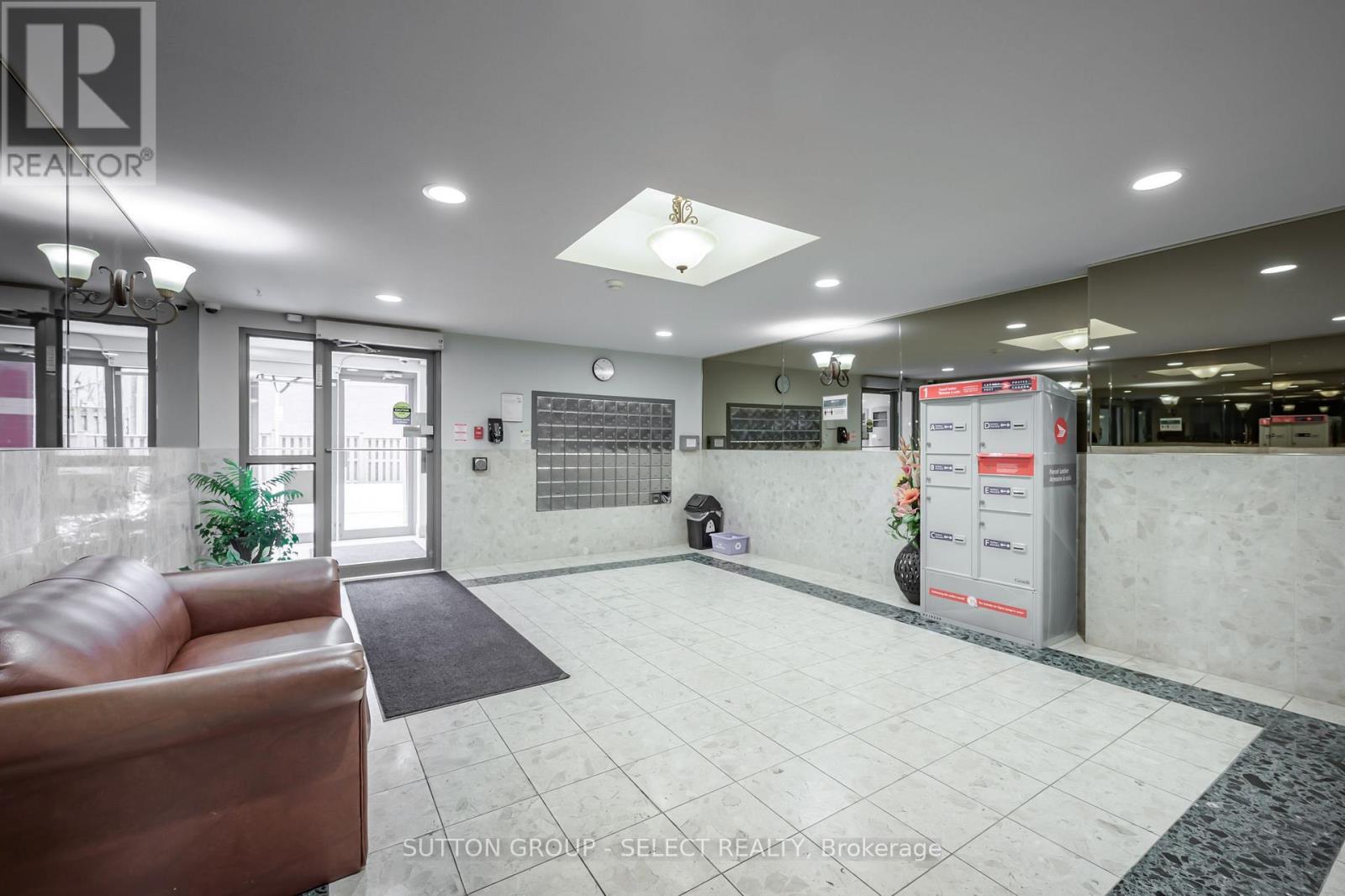 1104 - 76 Baseline Road W Property Photo 6