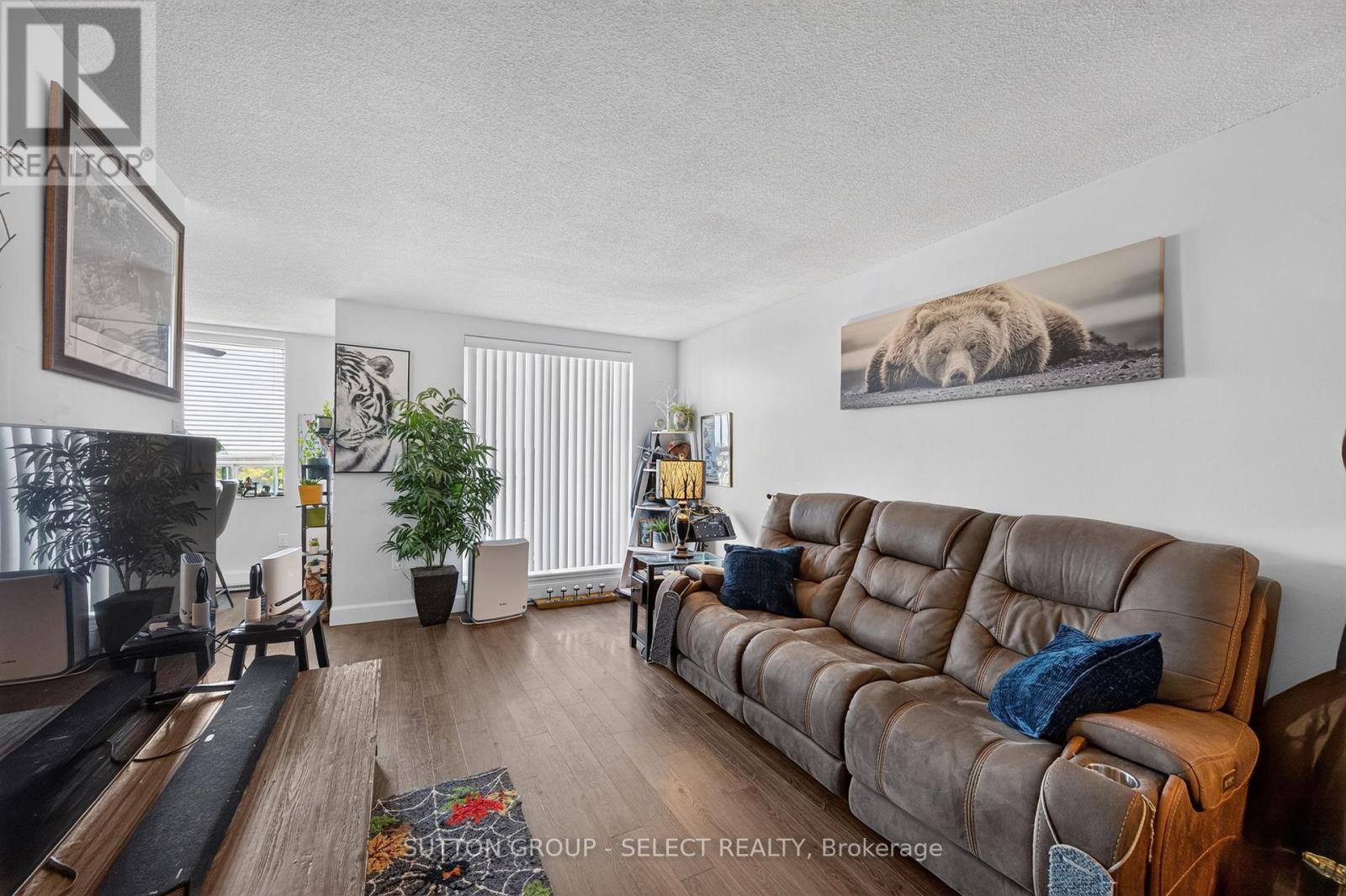 1104 - 76 Baseline Road W Property Photo 11