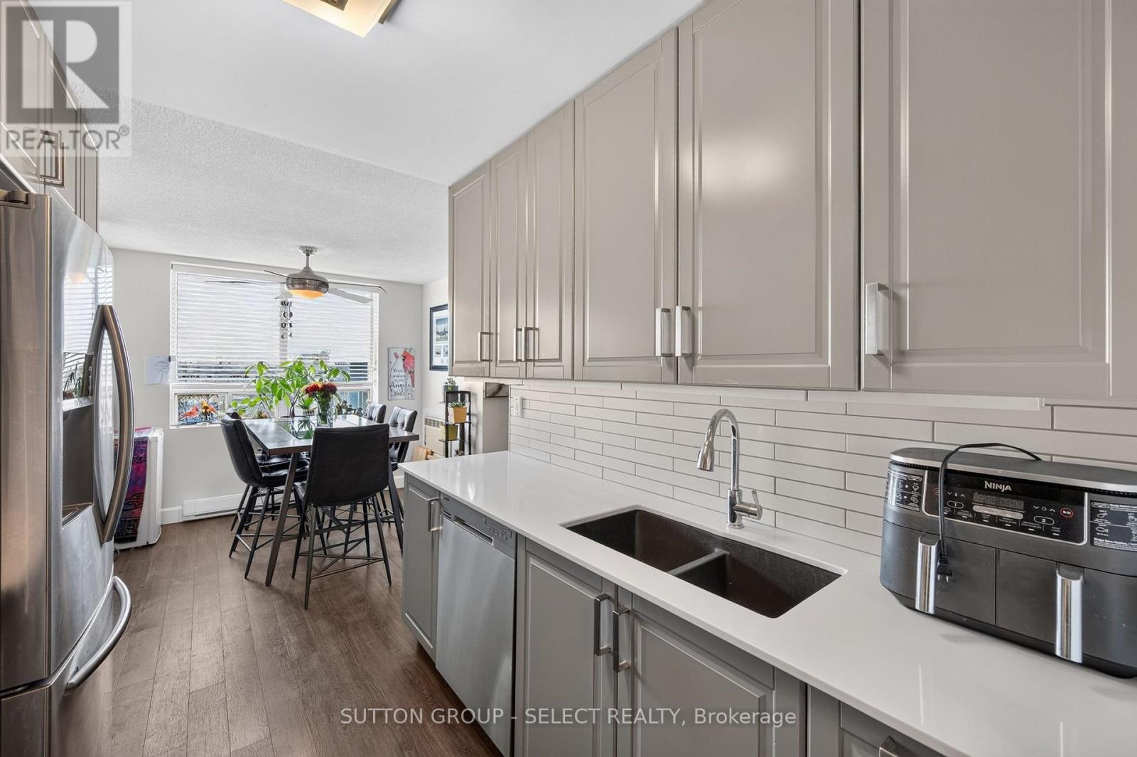 1104 - 76 Baseline Road W Property Photo 20