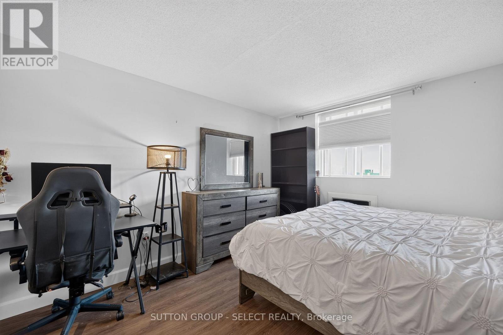 1104 - 76 Baseline Road W Property Photo 22